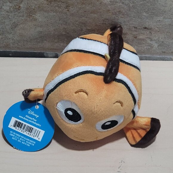 Hallmark Fluffballs Nemo Plush Ornament Clownfish - Picture 3 of 10